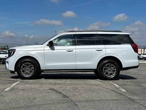 Certified 2025 Ford Expedition Active image 7