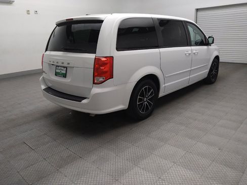 Used 2017 Dodge Grand Caravan SXT w/ Driver Convenience Group FWD image 9