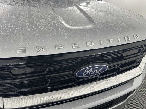 Used 2025 Ford Expedition Platinum image 14