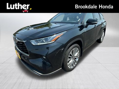 Used 2023 Toyota Highlander Platinum AWD/4WD image 1