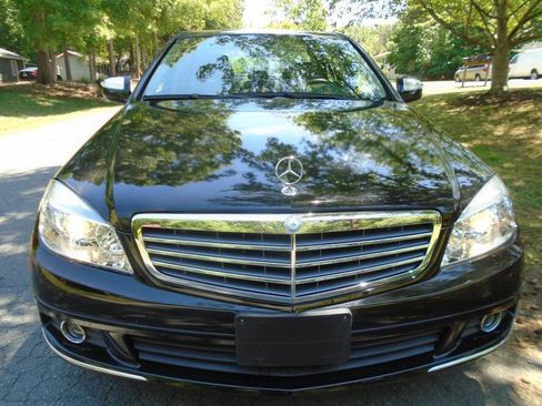 Used 2009 Mercedes-Benz C 300 Sedan image 2