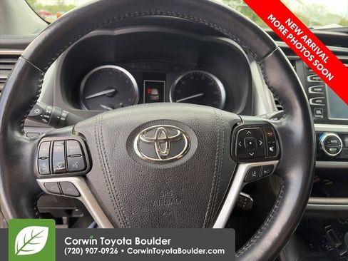 Used 2019 Toyota Highlander Limited Platinum AWD/4WD image 10