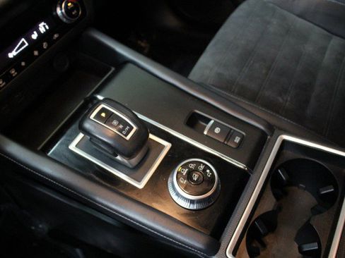 Used 2023 Mitsubishi Outlander SE image 18