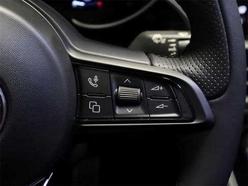 New 2025 Alfa Romeo Giulia AWD image 37