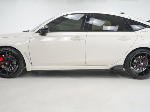 Used 2025 Honda Civic Type R image 2