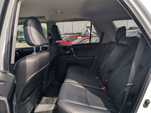 Used 2018 Toyota 4Runner TRD Off-Road Premium AWD/4WD image 13