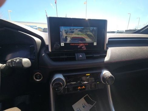 Used 2024 Toyota RAV4 SE w/ Weather & Moonroof Package image 8