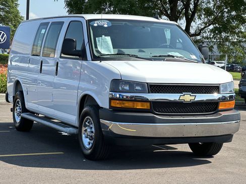 Certified 2025 Chevrolet Express 2500 w/ Driver Convenience Package RWD image 6