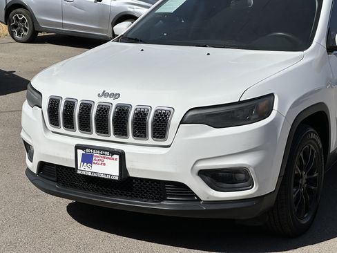 Used 2019 Jeep Cherokee Latitude w/ Popular Appearance Group FWD image 10