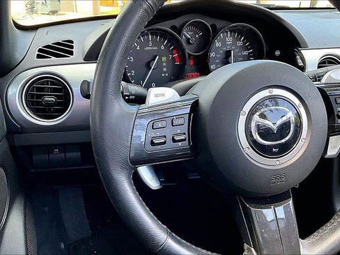 Used 2015 MAZDA MX-5 Miata Club RWD image 16
