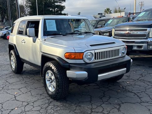 Used 2007 Toyota FJ Cruiser Base image 1