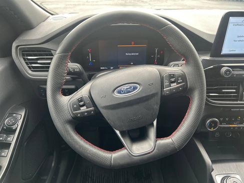 Used 2025 Ford Escape ST-Line Select AWD/4WD image 17