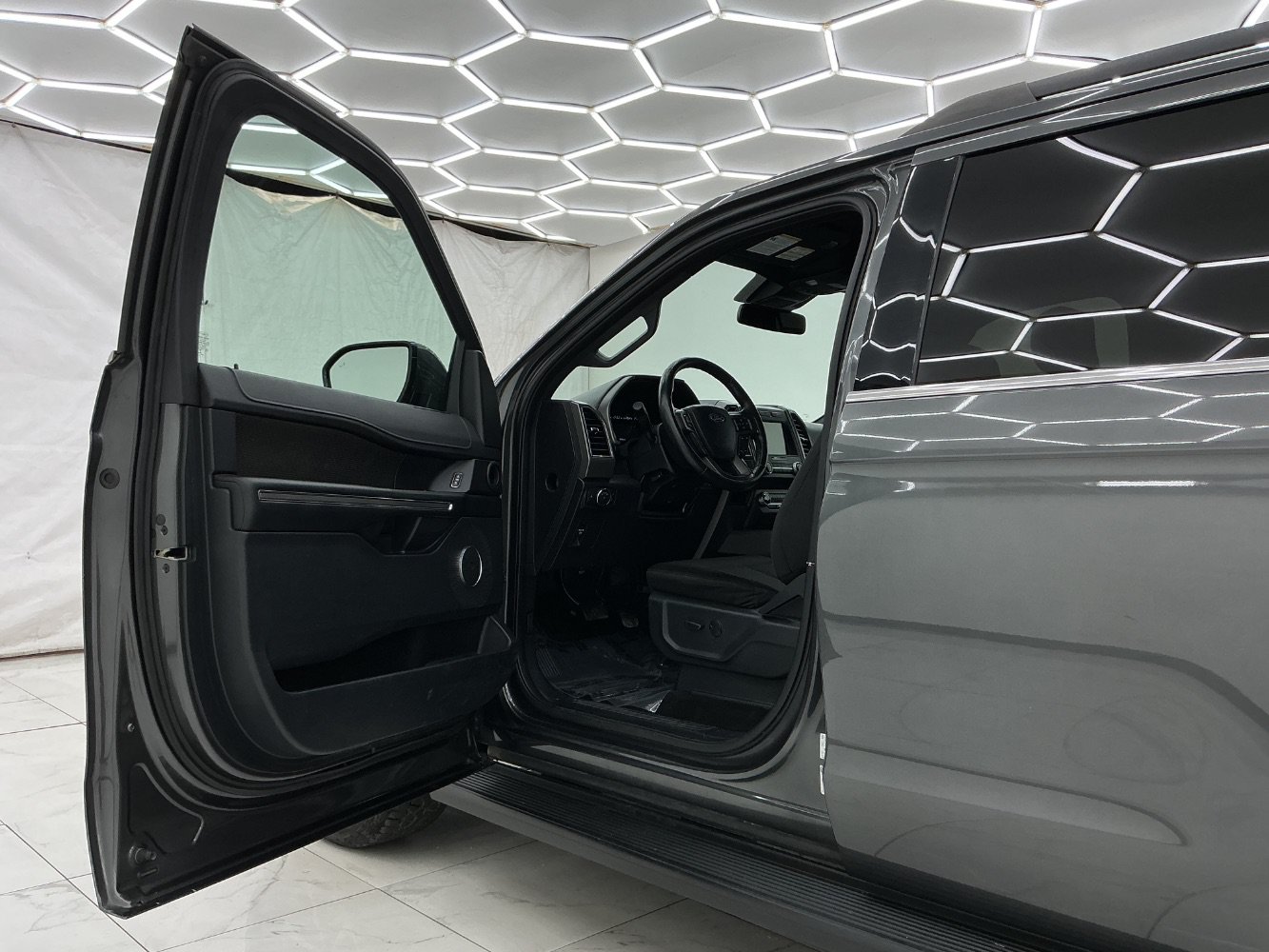 Used 2020 Ford Expedition XLT AWD/4WD image 16