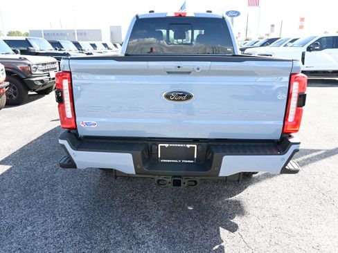 New 2026 Ford F250 Lariat w/ Black Appearance Package AWD/4WD image 4