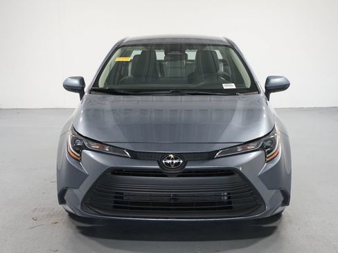 Certified 2025 Toyota Corolla LE FWD image 2