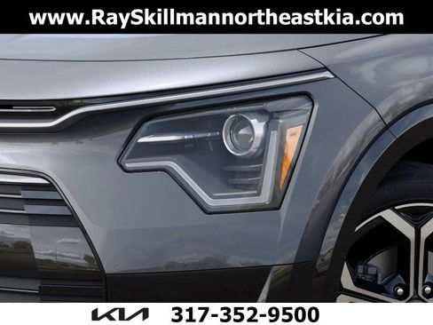 New 2025 Kia Niro EX Touring image 10
