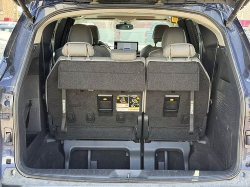 Used 2025 Toyota Sienna XLE FWD image 34