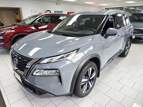 Used 2023 Nissan Rogue SL w/ SL Premium Package AWD/4WD image 2
