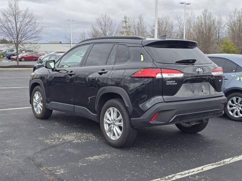 Certified 2025 Toyota Corolla Cross LE image 5