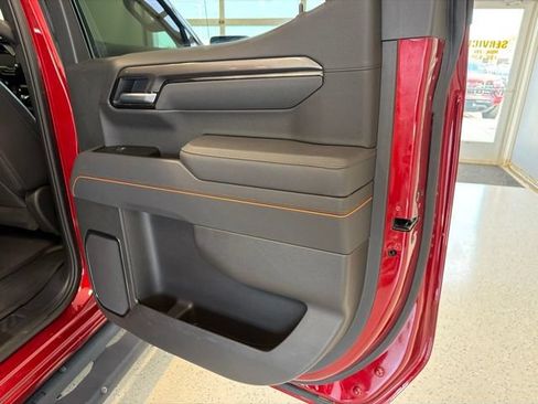 Used 2025 GMC Sierra 1500 AT4 w/ Technology Package AWD/4WD image 47