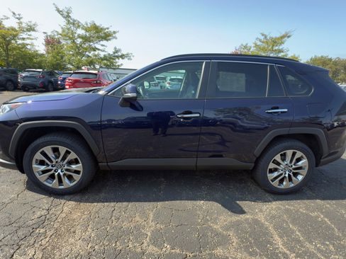 Used 2019 Toyota RAV4 Limited w/ Cold Weather Package image 6