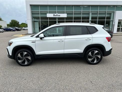 Certified 2024 Volkswagen Taos SE AWD/4WD image 5