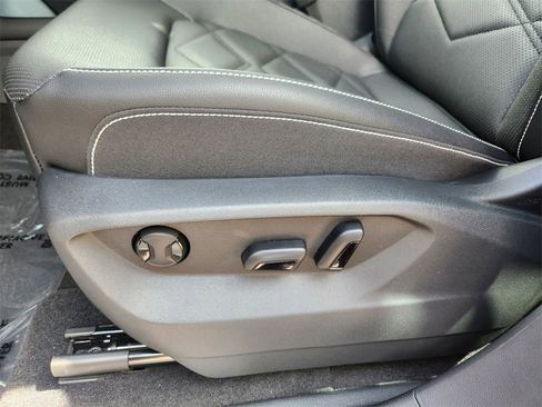 New 2025 Volkswagen Atlas SE image 6