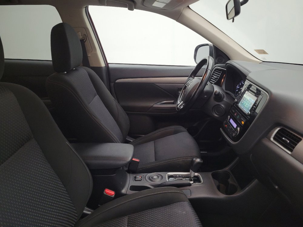 Used 2016 Mitsubishi Outlander SE AWD/4WD image 21