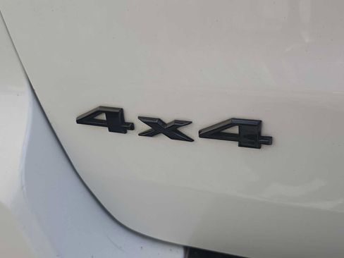 Used 2019 Jeep Grand Cherokee Altitude AWD/4WD image 6
