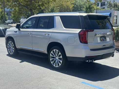 Used 2021 GMC Yukon Denali w/ Advanced Technology Package RWD image 11