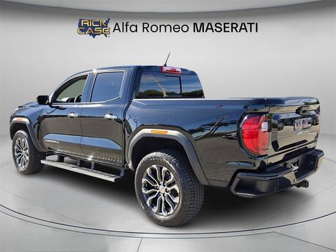 Used 2025 GMC Canyon Denali image 8