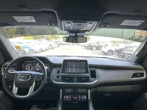 Used 2024 GMC Yukon SLE w/ Gmc Pro Safety Plus Package AWD/4WD image 10