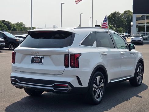 Used 2023 Kia Sorento EX AWD/4WD image 4