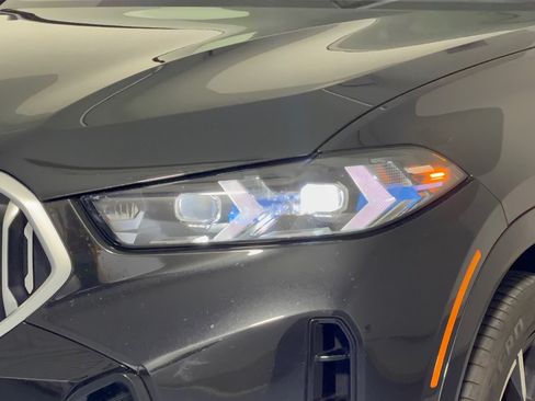 Used 2026 BMW X6 xDrive40i AWD/4WD image 12