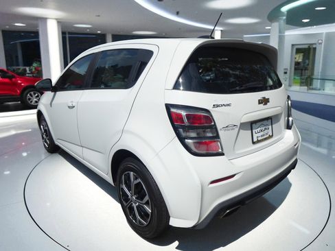 Used 2018 Chevrolet Sonic LT image 8