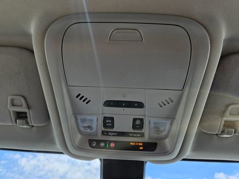 Used 2018 Chevrolet Equinox Premier AWD/4WD image 19
