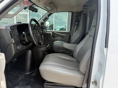 Used 2022 Chevrolet Express 2500 w/ Driver Convenience Package RWD image 27