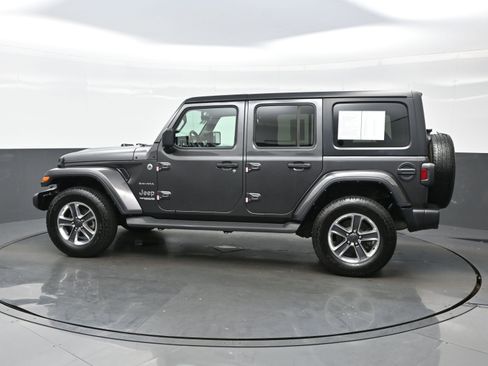 Used 2022 Jeep Wrangler Unlimited Sahara image 3