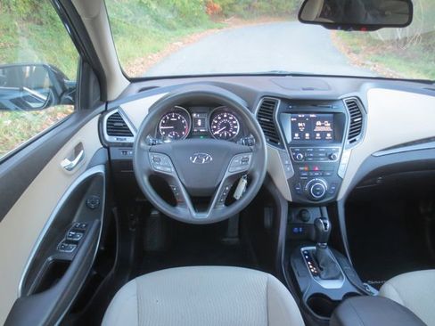 Used 2017 Hyundai Santa Fe Sport image 9