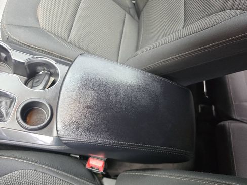 Used 2017 Ford Explorer XLT FWD image 19