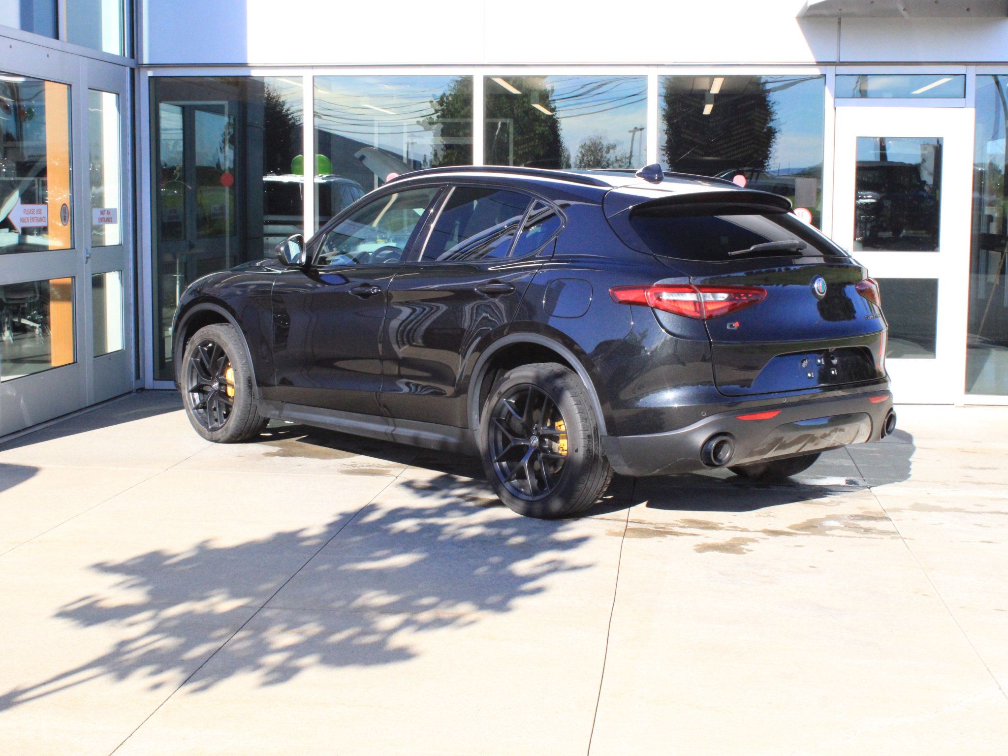 Used 2019 Alfa Romeo Stelvio AWD w/ Nero Edizione image 8