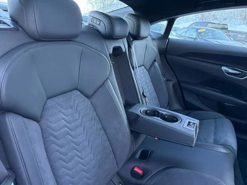 Used 2023 Audi e-tron GT Premium Plus image 31