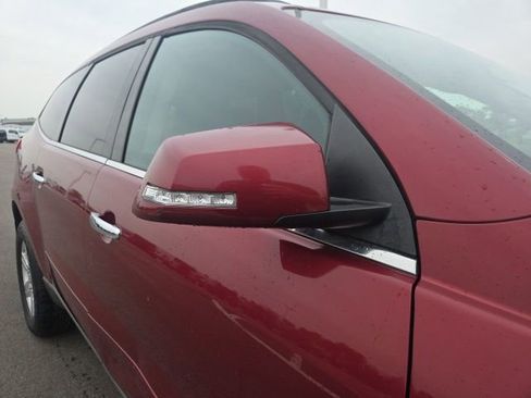 Used 2011 Chevrolet Traverse LT w/ Personal Connectivity Package FWD image 5