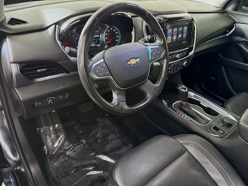 Used 2019 Chevrolet Traverse Premier w/ LPO, Blackout Package FWD image 23