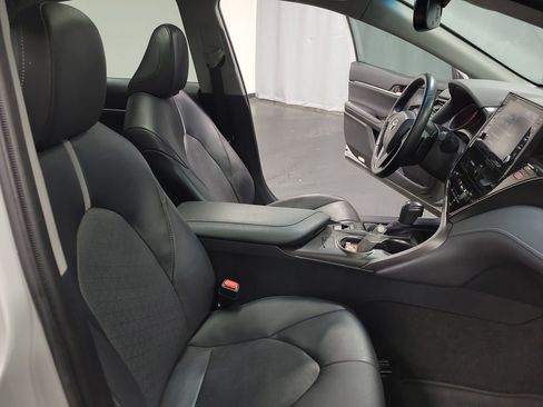 Used 2022 Toyota Camry XSE image 22