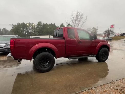 Used 2016 Nissan Frontier SV image 7