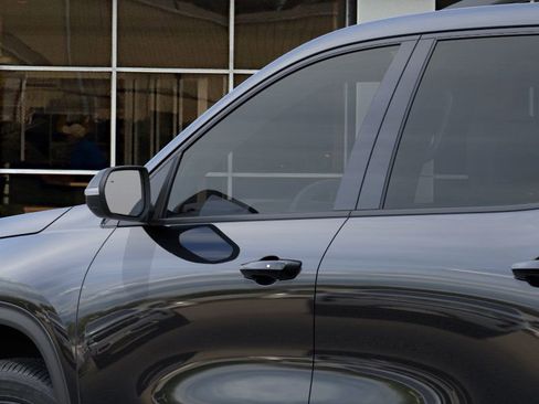 New 2026 Chevrolet Traverse LT image 12