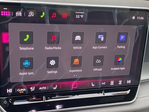 New 2026 Volkswagen Tiguan SE R-Line image 9