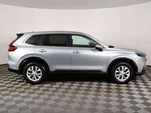Used 2025 Honda CR-V LX image 5