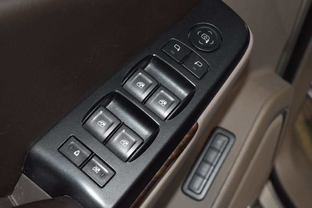 Used 2015 Chevrolet Tahoe LT w/ Max Trailering Package AWD/4WD image 5